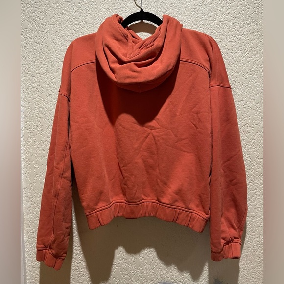 Lululemon Relaxed Cropped Hoodie Orange Color Size 6?? - Picture 4 of 9